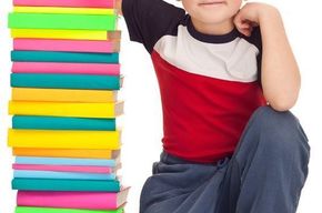 Tip list ni o con libros