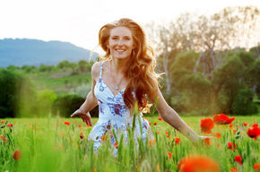 Tip list moda estampas flores mujer feliz getty mujima20120913 0055 31