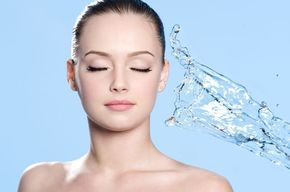 Tip list hermosa mujer y agua